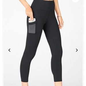 Fabletics Mila High-Waisted Pocket Capri